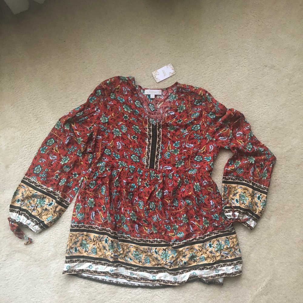 Suzanne Betro Weekend top. NWT.